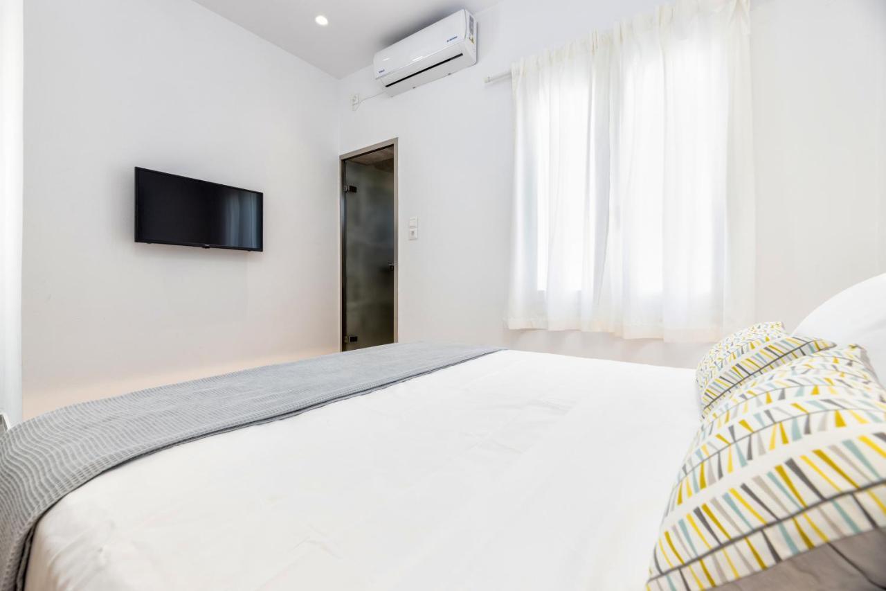 Pelican Paros Exterior photo