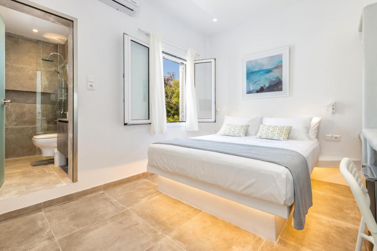 Pelican Paros Exterior photo