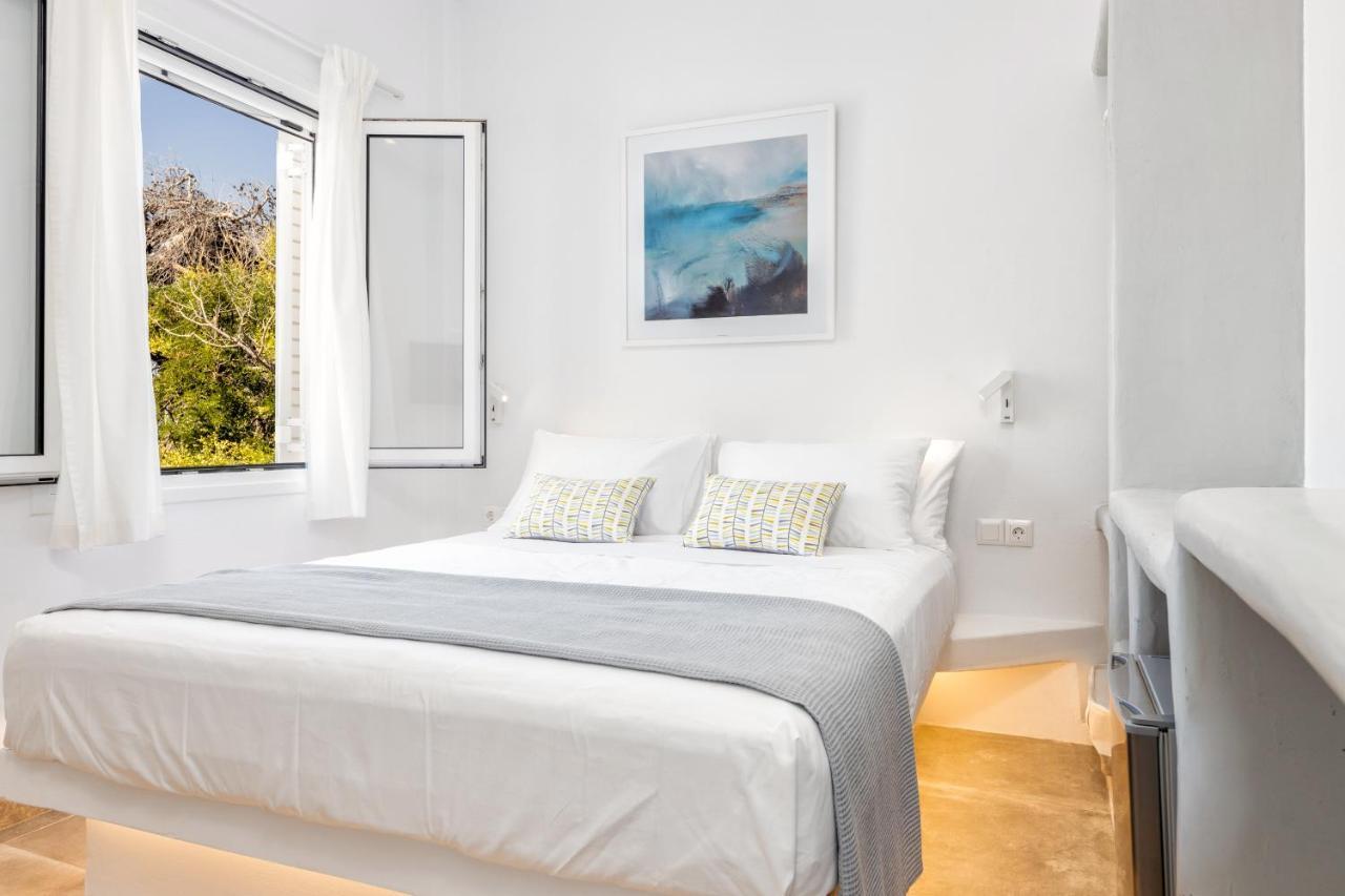 Pelican Paros Exterior photo