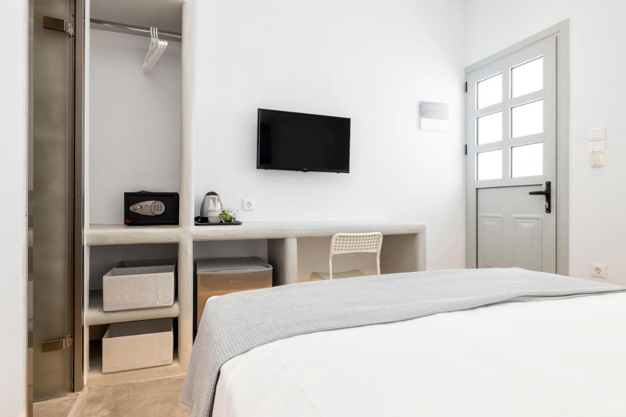 Pelican Paros Exterior photo
