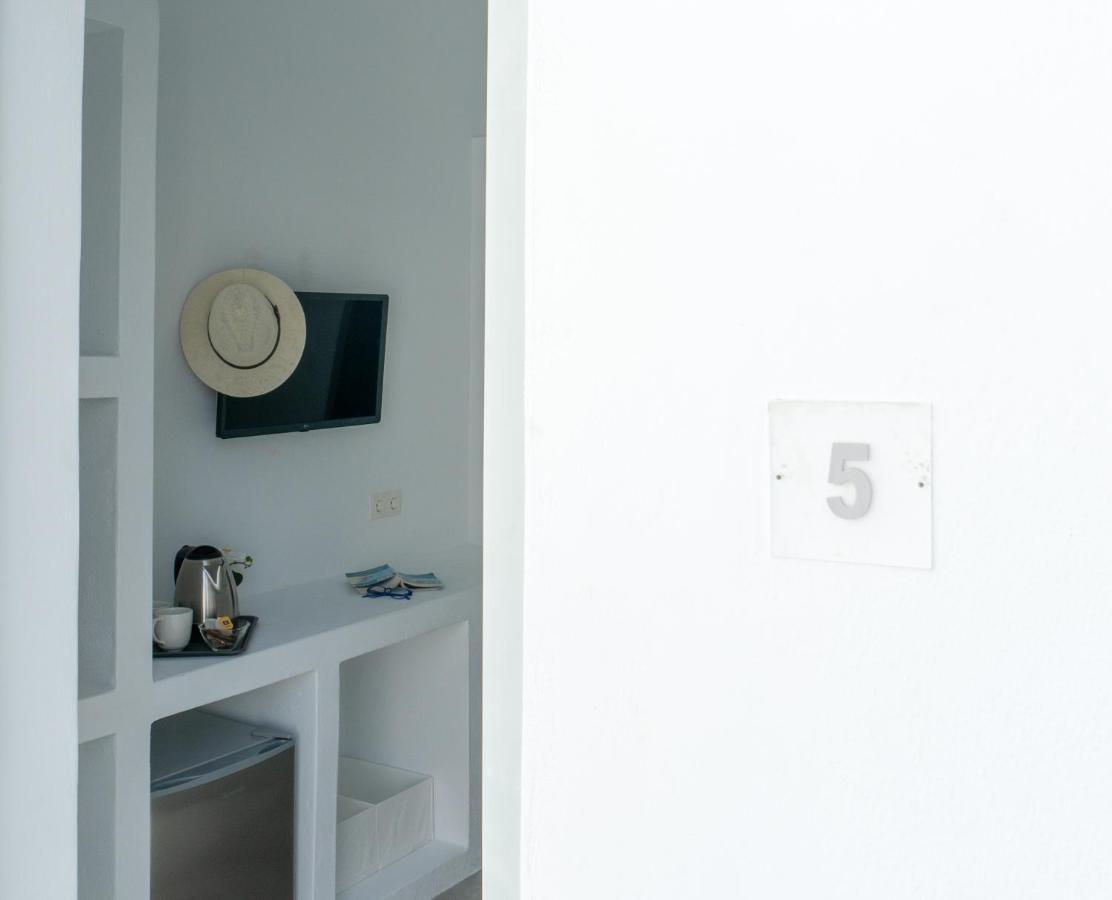 Pelican Paros Exterior photo